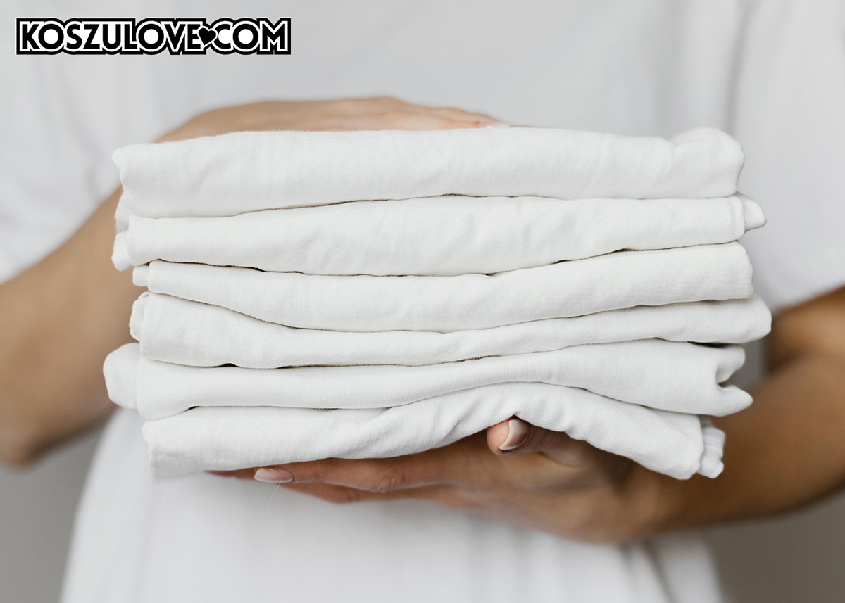 Jak wybielić białą koszulkę z nadrukiem?